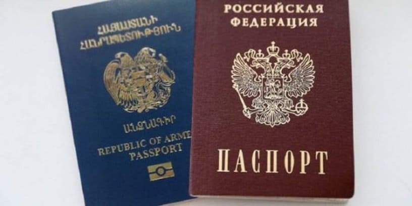Rusos buscando pasaportes armenios
