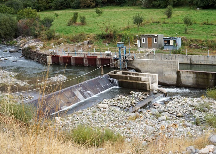 Inversores armenios de hidroeléctricas bajo control de Azerbaiyán inician arbitraje contra Bakú