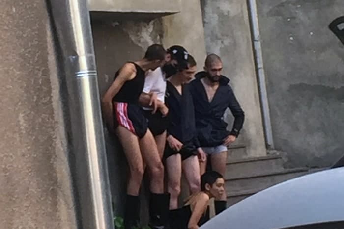 Sesión de fotos desató opiniones homofóbicas en Armenia-min