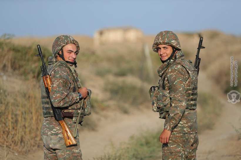 Azerbaiyán perdió hoy 400 soldados y 700 heridos, además de 12 tanques, 3 aviones y un dron. Importante ataque contra las ciudades de Stepanakert, Shushi y Martakert en Artsaj. Anuncian toma del pueblo Matagis.