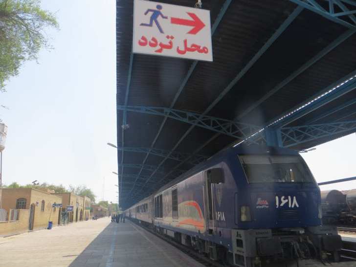 Irán anuncia nuevo ferrocarril y pone en marcha el Corredor Norte-Sur sin Armenia