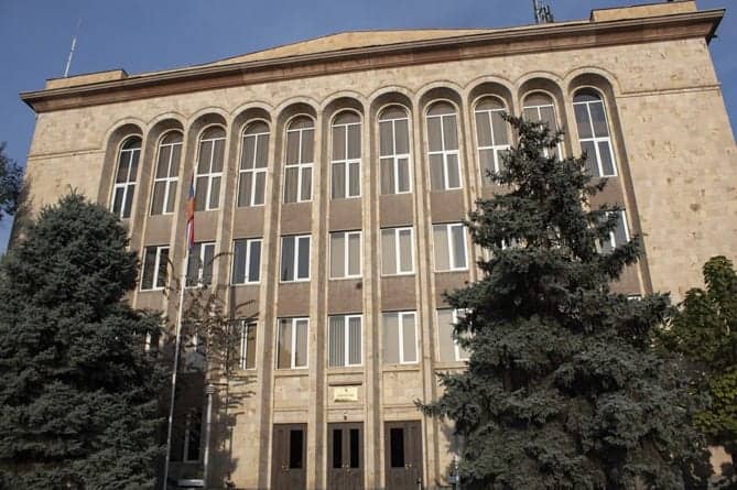 Arman Dilanyan fue elegido como nuevo presidente del Tribunal Constitucional de Armenia. Según la ley, ocupará este cargo durante seis años sin derecho a ser reelegido.