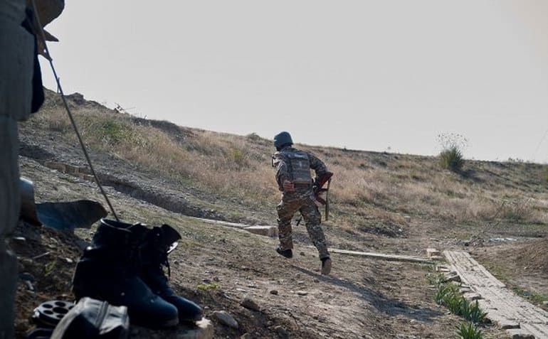 Guardia fronterizo armenio herido por Azerbaiyán