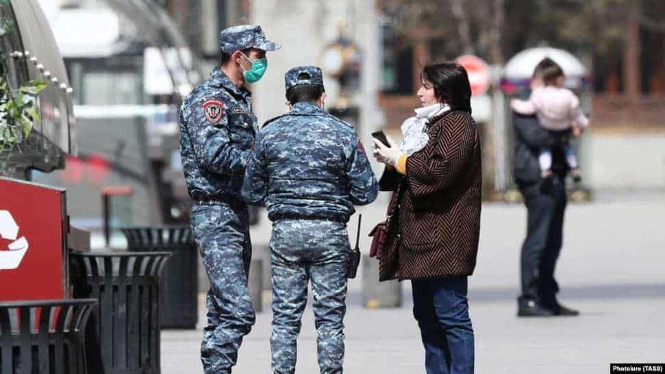 1.328 nuevos casos y 22 muertes por día por Covid-19 en Armenia