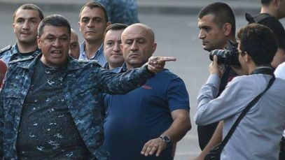 Vladimir Gasparyan amenazó con atropellar a periodistas con su cuadriciclo